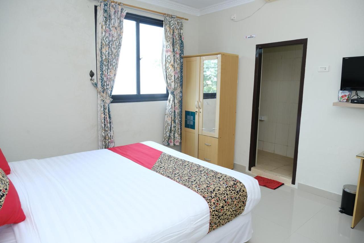 Joyful Hotel タンジャング・パンダン エクステリア 写真